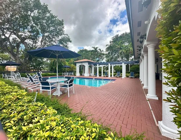 $575,000 | 11964 Southwest 81st Lane, Unit 11964, Miami, FL 33183