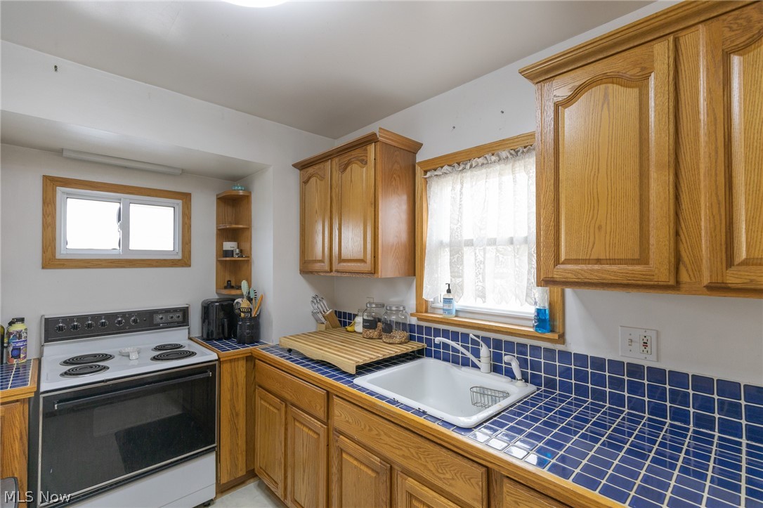 3453 Berea Road Cleveland, OH 44111 - Photo 10 of 32 Gallery Image 10