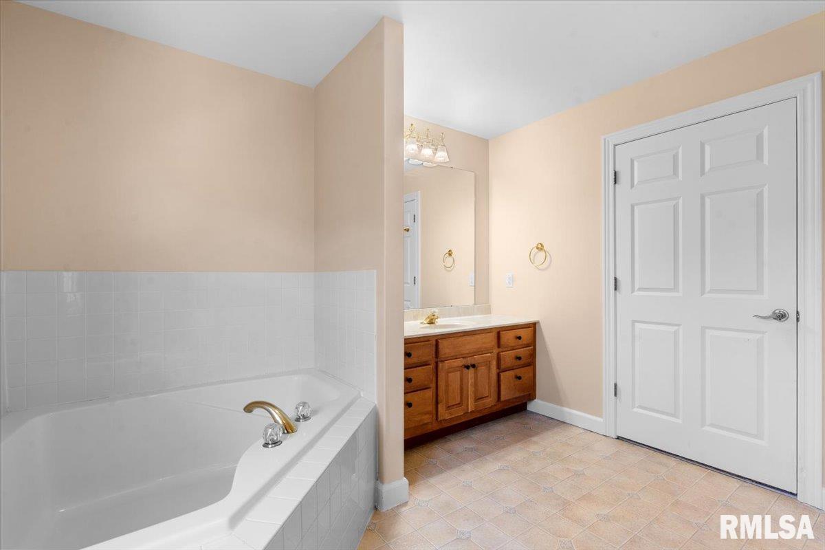 3700 Bergamot Drive Springfield, IL 62712 - Photo 22 of 38