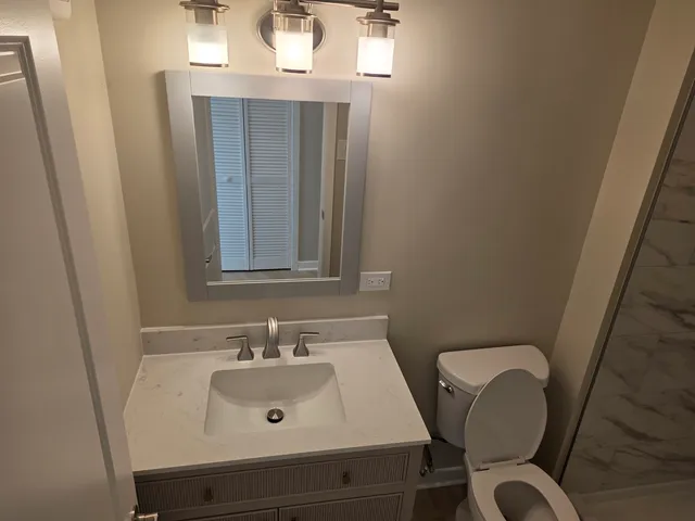 $165,000 | 3900 West 95th Street, Unit 303, Evergreen Park, IL 60805