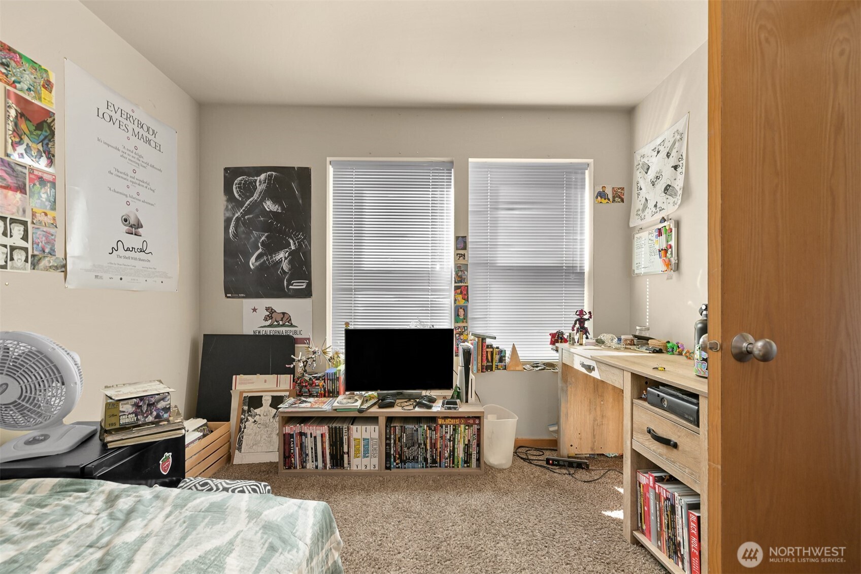923 24th Street Bellingham, WA 98225 - Photo 36 of 38 a view of a livingroom with workspace and a window