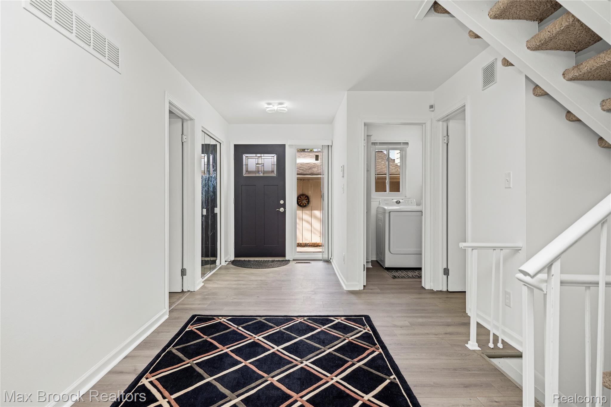 7451 Pebble Point West Bloomfield, MI 48322 - Photo 4 of 50
