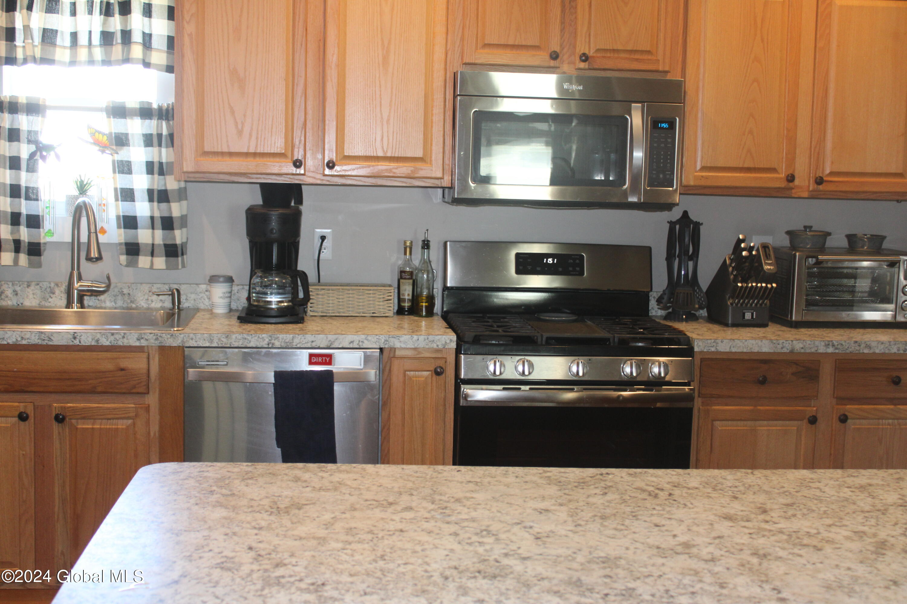 69 Maple Street Hudson Falls, NY 12839 - Photo 8 of 38 IMG_0163