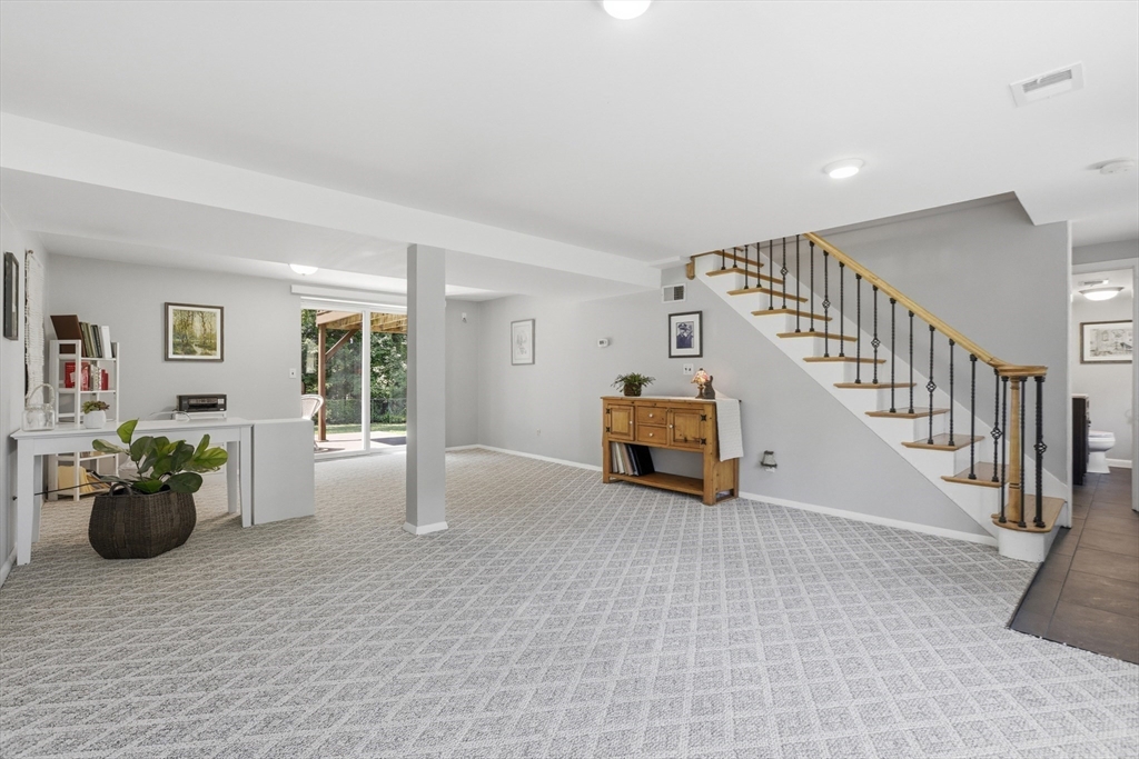 42 Ledgewood Road Framingham, MA 01701 - Photo 25 of 33