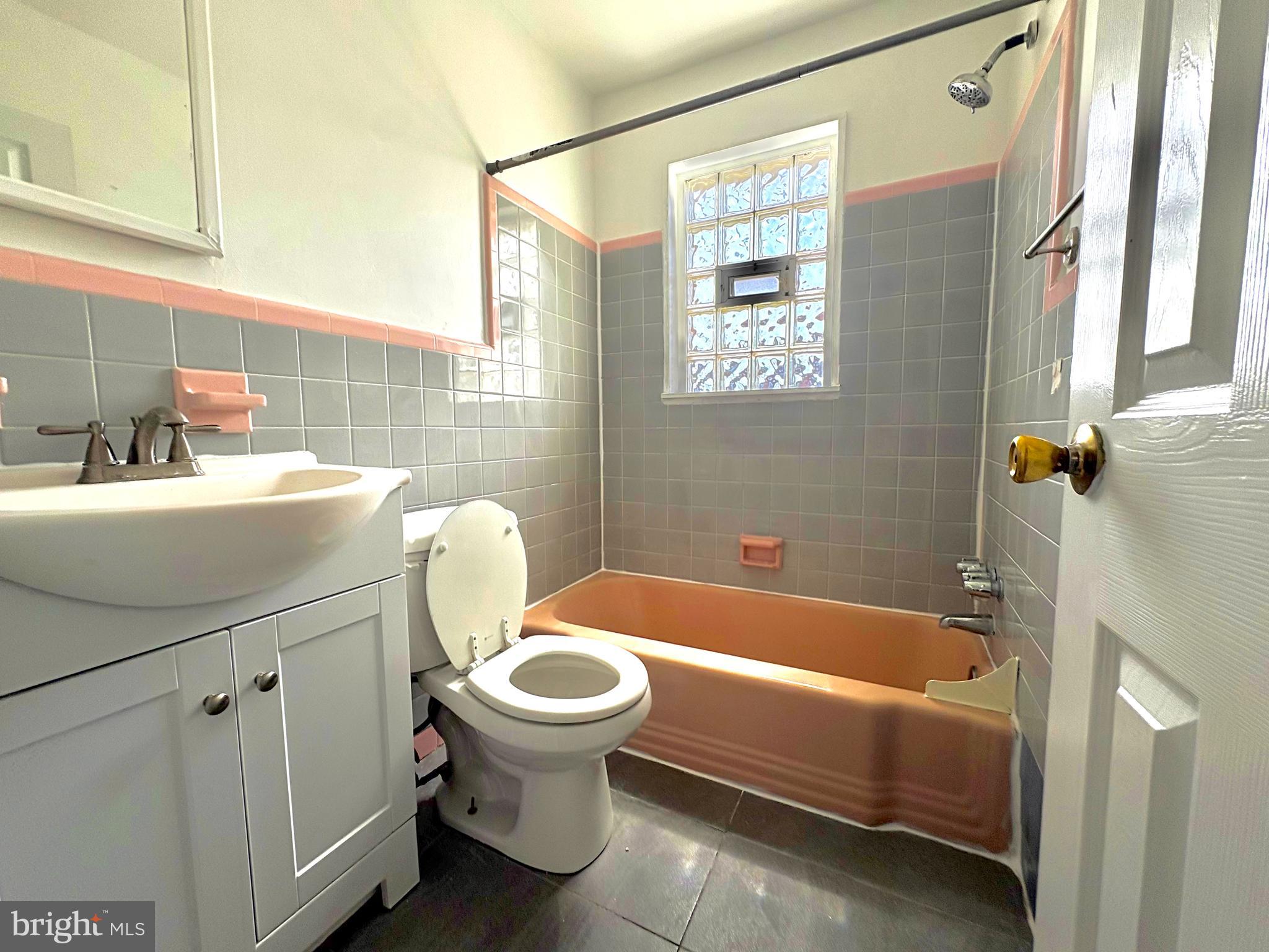 7816 Frontenac Street, Unit 1 Philadelphia, PA 19111 - Photo 6 of 11