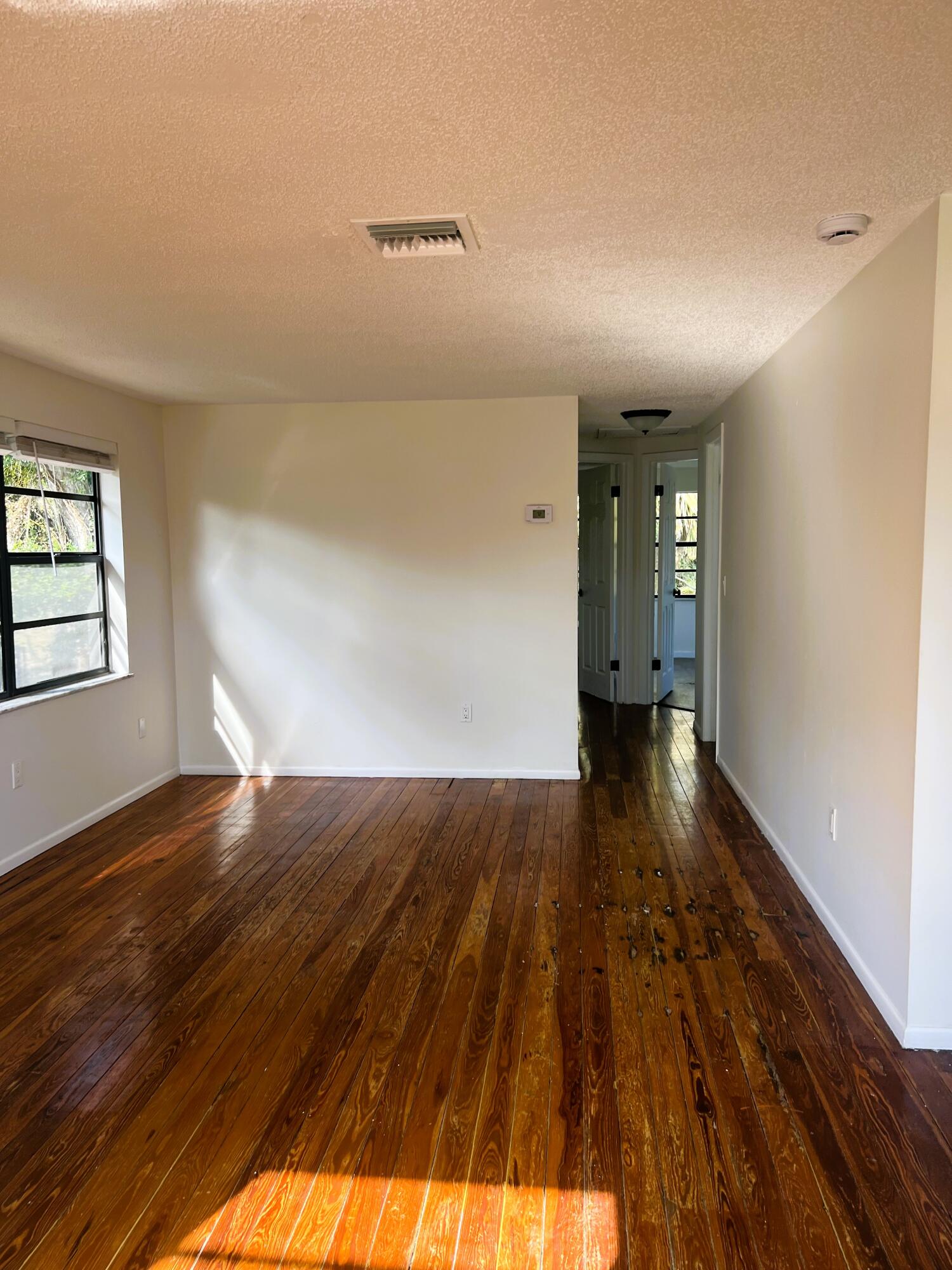8170 Okeechobee Road Fort Pierce, FL 34945 - Photo 6 of 12 Living Room