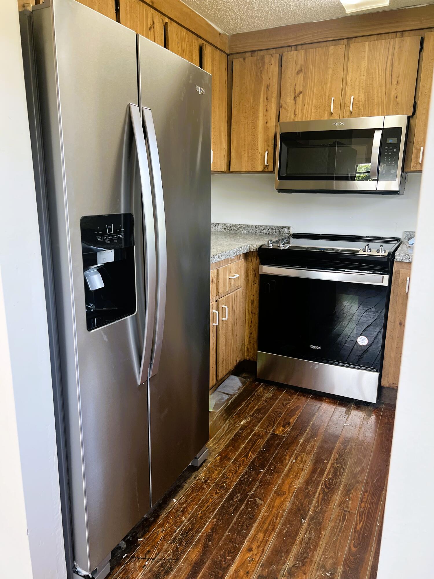 8170 Okeechobee Road Fort Pierce, FL 34945 - Photo 7 of 12 Kitchen