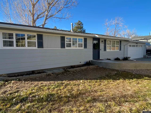 $299,900 | 1009 Continental Street, Rock Springs, WY 82901