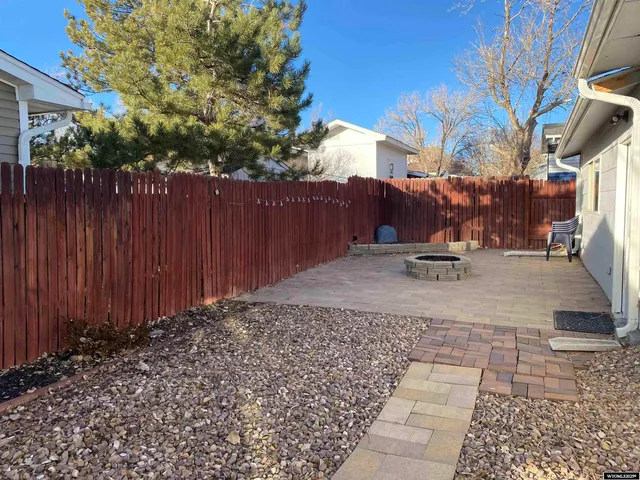 $299,900 | 1009 Continental Street, Rock Springs, WY 82901