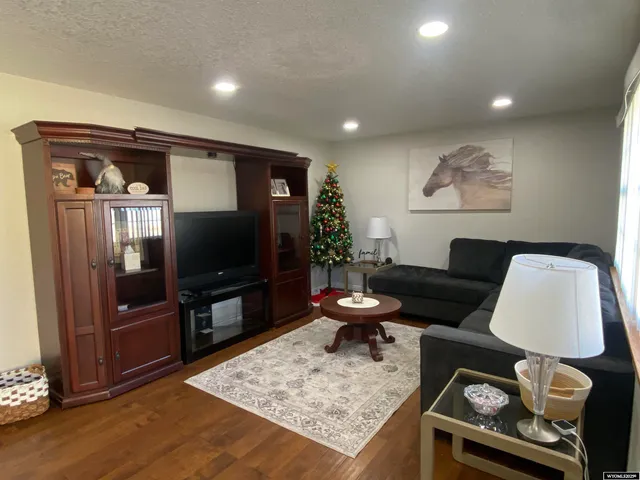 $299,900 | 1009 Continental Street, Rock Springs, WY 82901