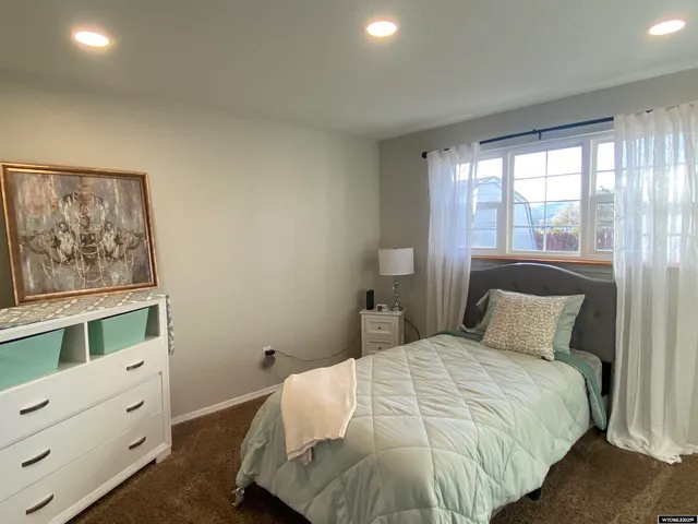 $299,900 | 1009 Continental Street, Rock Springs, WY 82901