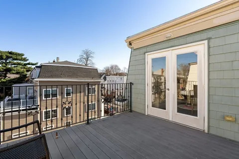 $630,000 | 117 M Street, Unit 3, Boston, MA 02127