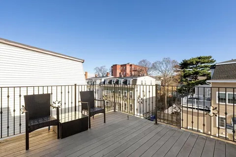 $630,000 | 117 M Street, Unit 3, Boston, MA 02127