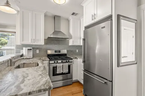 $630,000 | 117 M Street, Unit 3, Boston, MA 02127