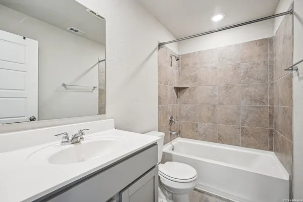 $315,000 | 20039 Lonesome Dove, Lytle, TX 78052