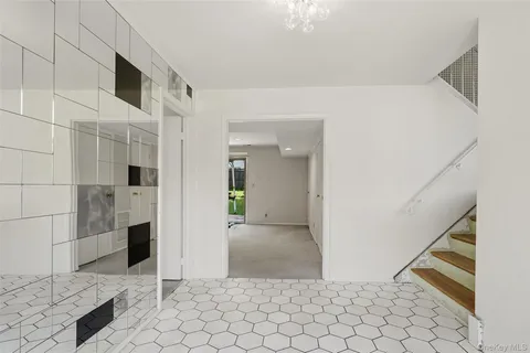 $899,999 | 41 Shepherds Drive, Scarsdale, NY 10583