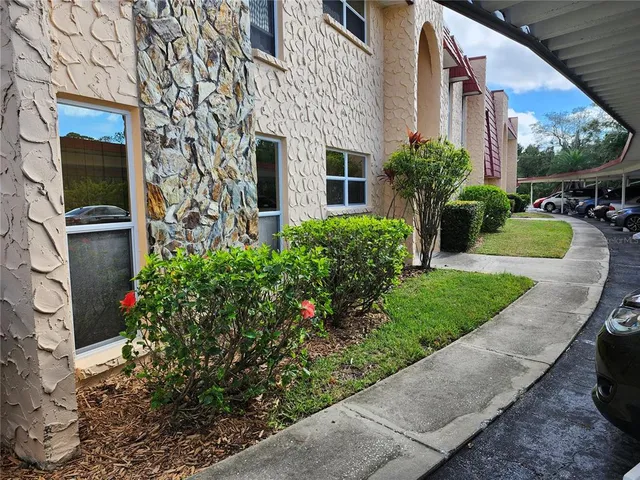 $229,500 | 114 Dogwood Circle, Unit 114, Seminole, FL 33777