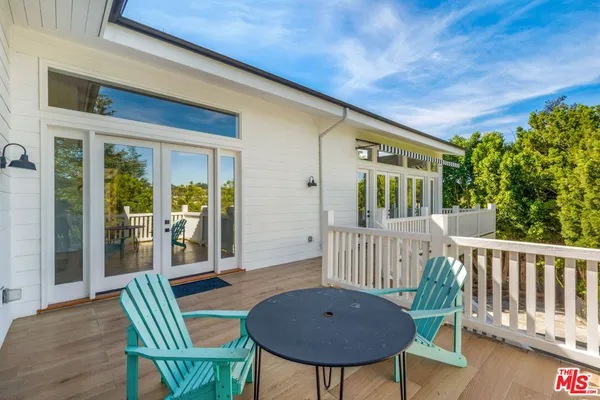 a picture of a wall painting on a wall