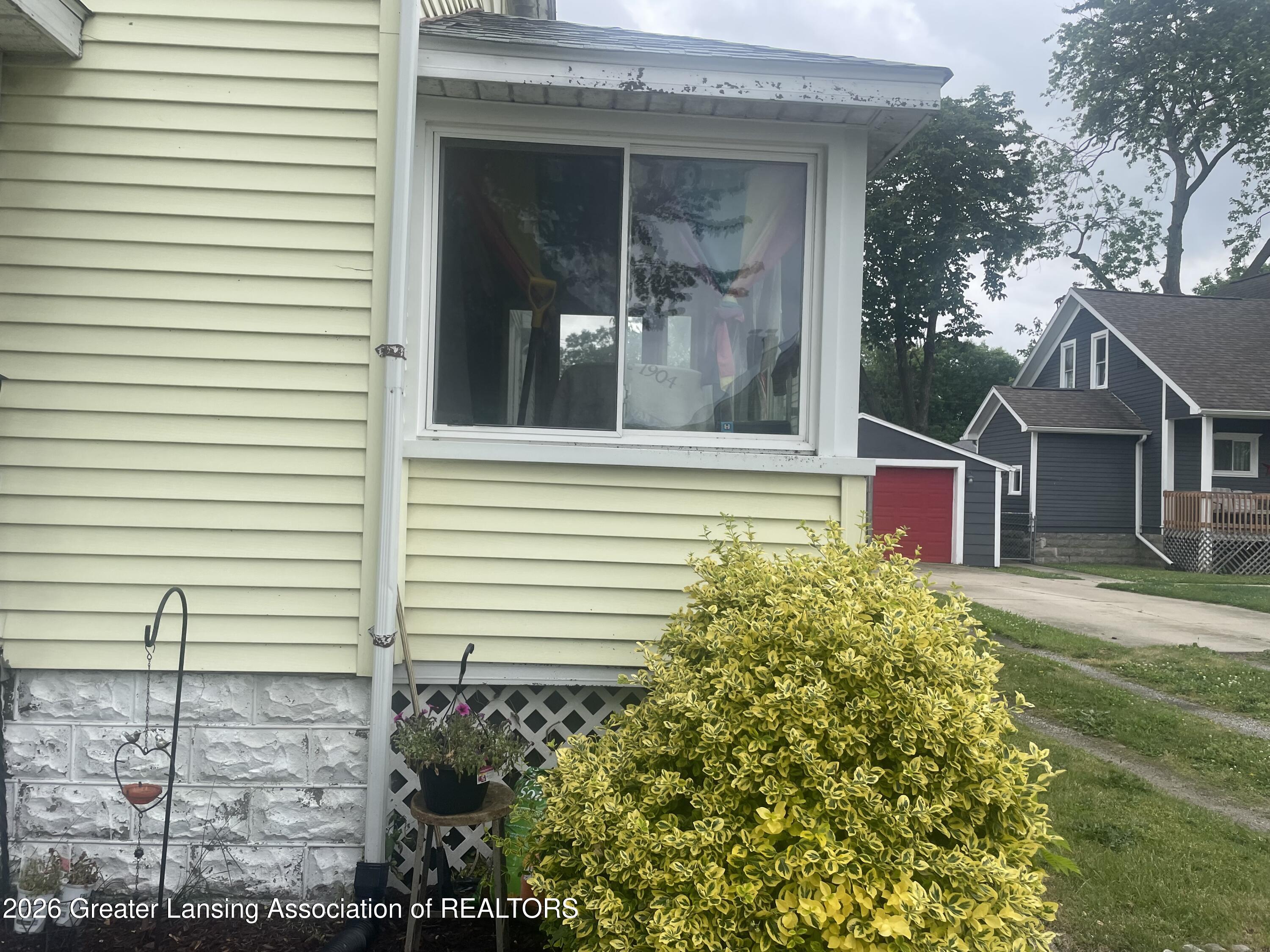 711 Taylor Street Bay City, MI 48708 - Photo 5 of 22 SidePorch