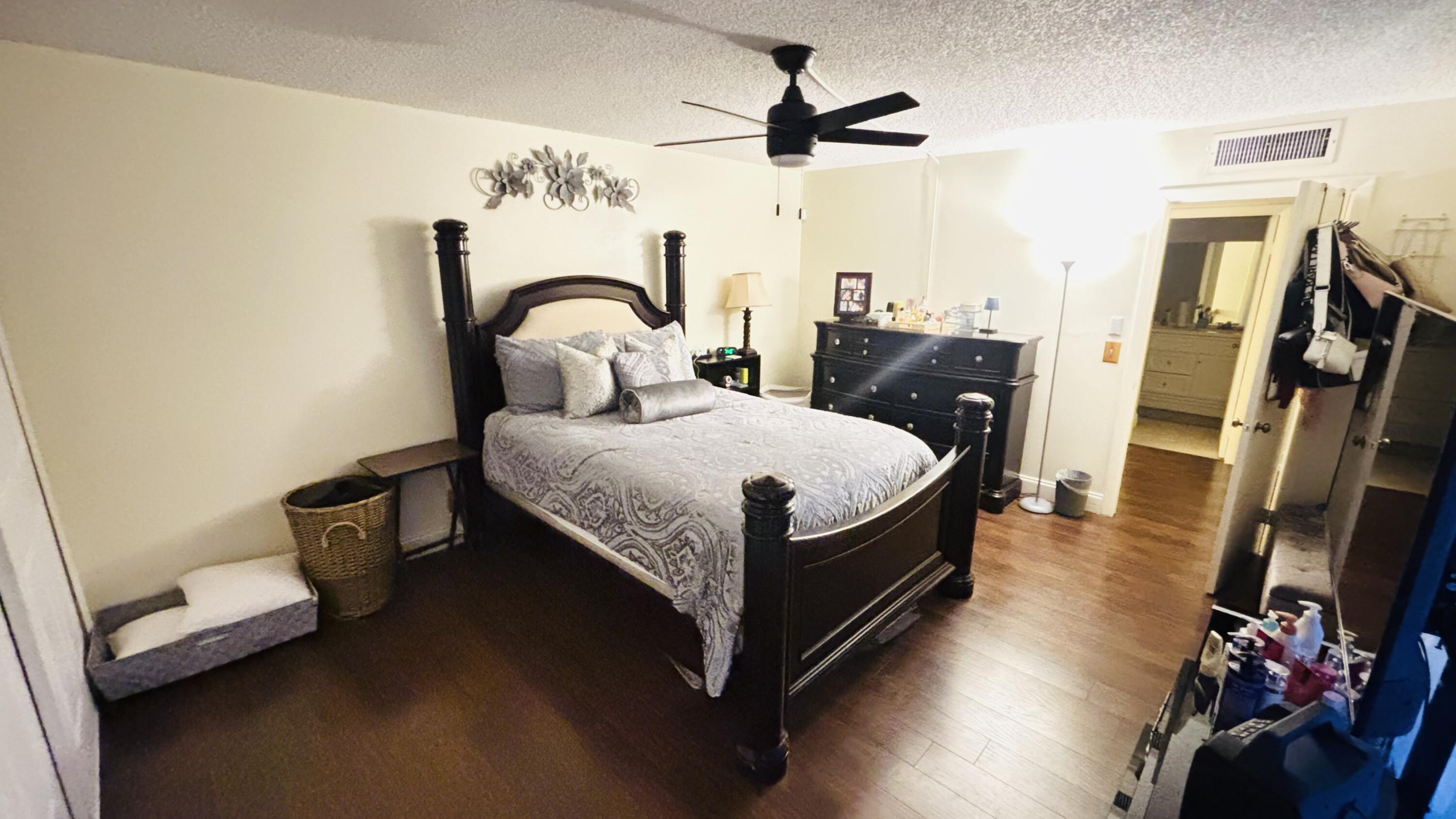 245 Woodland Road Palm Springs, FL 33461 - Photo 6 of 12 IMG_3605 (1)