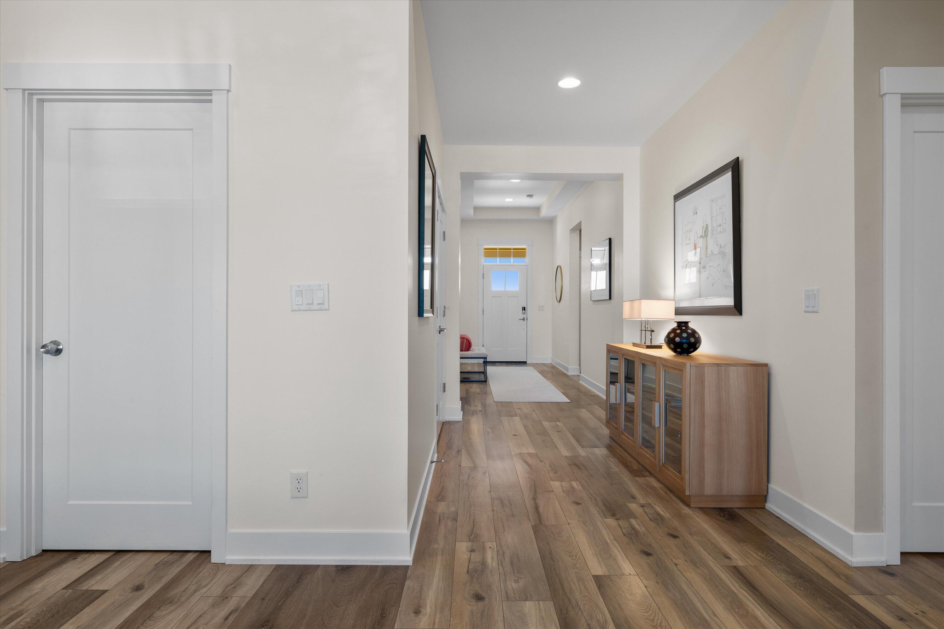 3755 Northeast Oakside Loop Bend, OR 97701 - Photo 13 of 38 16-20250804 JILL ROSELL-21