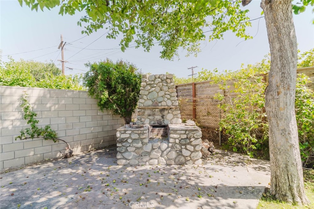 2007 West Kenneth Road Glendale, CA 91201 - Photo 33 of 38 Gallery Image 33