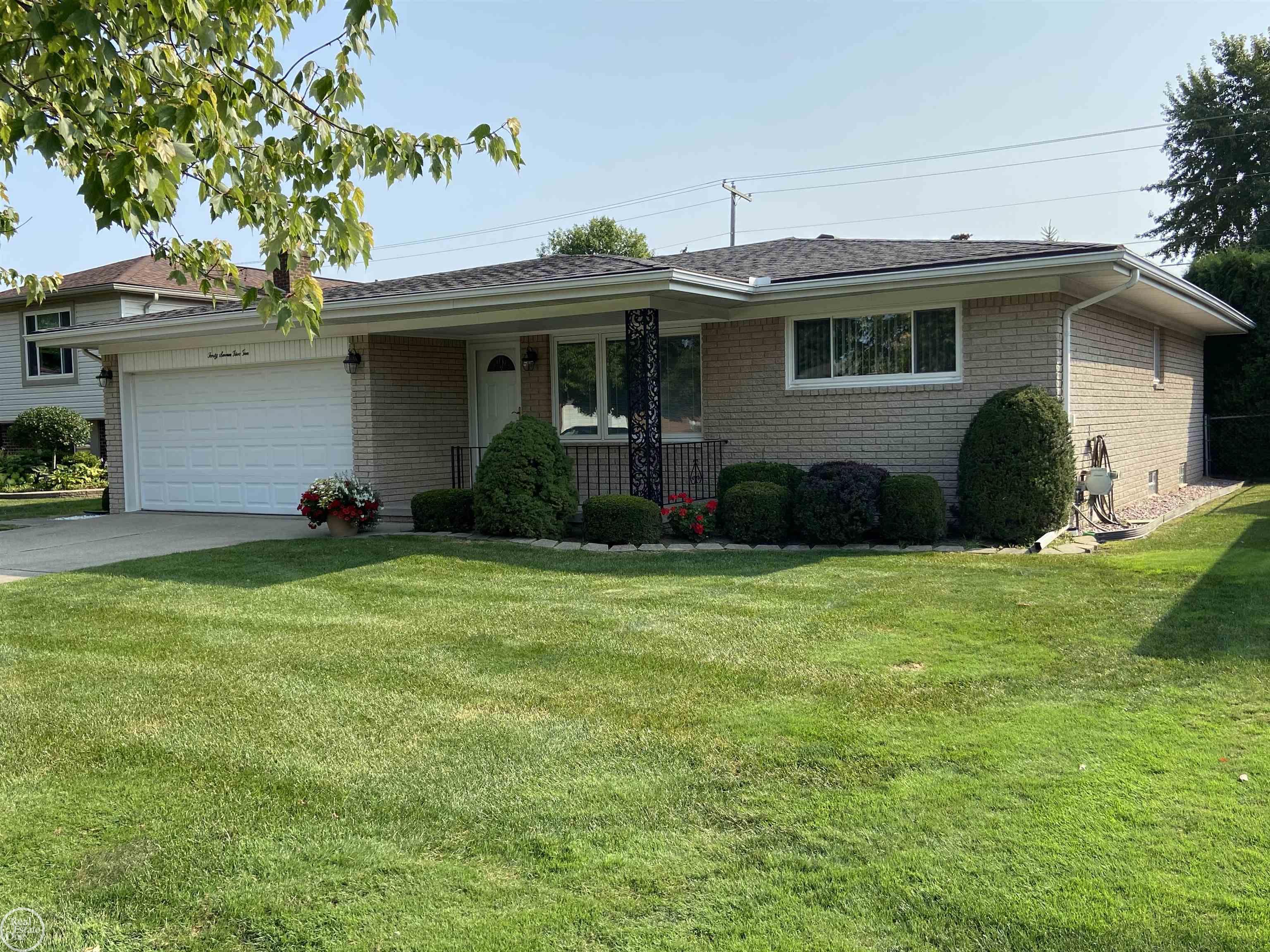 47510 Barbara Road Macomb, MI 48044 - Photo 1 of 32 50090226.JPG