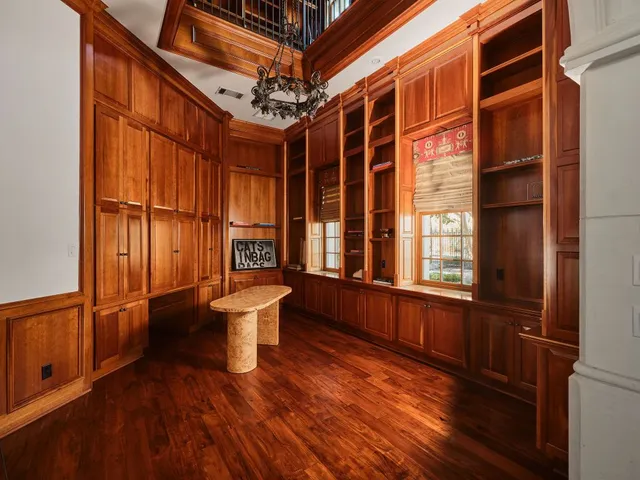 $5,950,000 | 4511 Island Cove, Austin, TX 78731