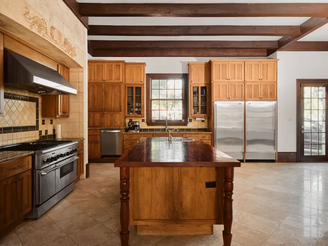 $5,650,000 | 4511 Island Cove, Austin, TX 78731