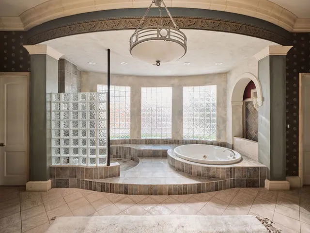 $5,950,000 | 4511 Island Cove, Austin, TX 78731