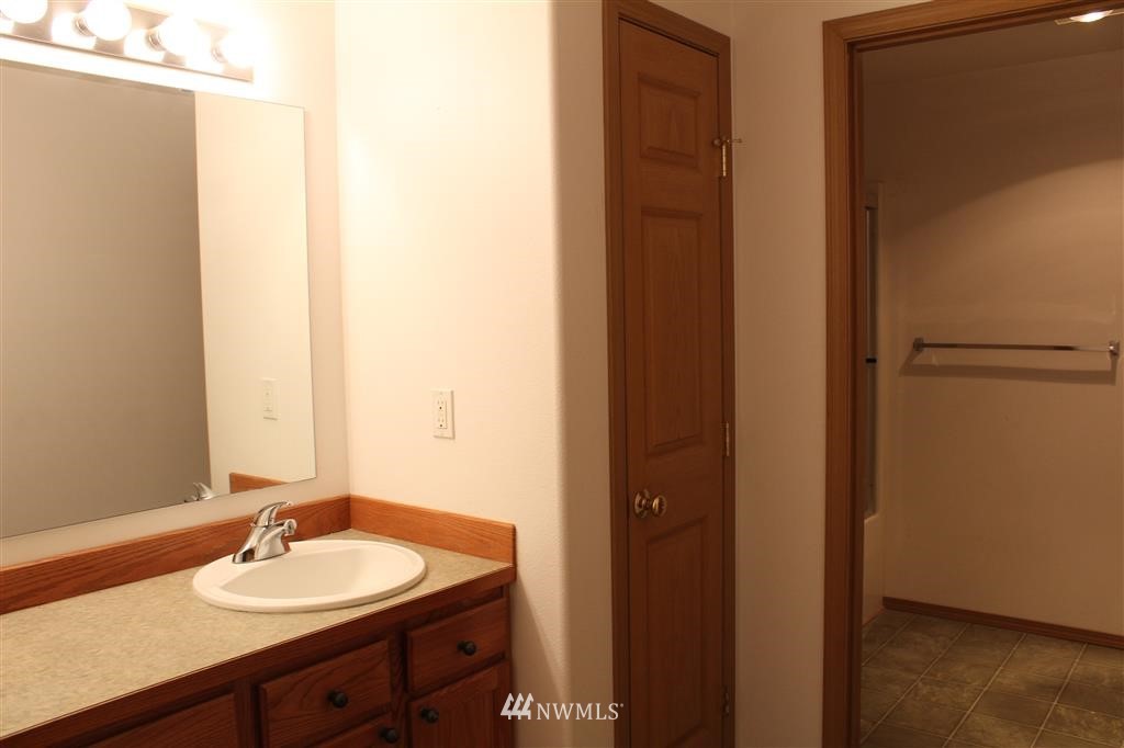 331 Larson Road Silver Creek, WA 98585 - Photo 12 of 19 Gallery Image 12