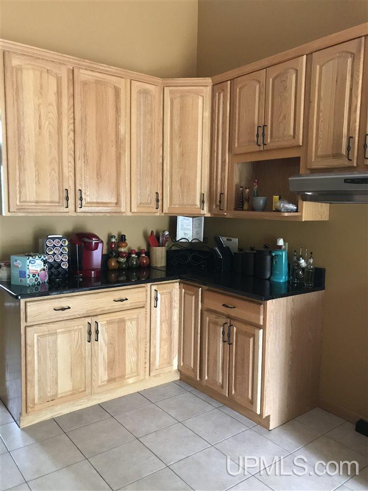 7775 Tipperary Road Gladstone, MI 49837 - Photo 7 of 23