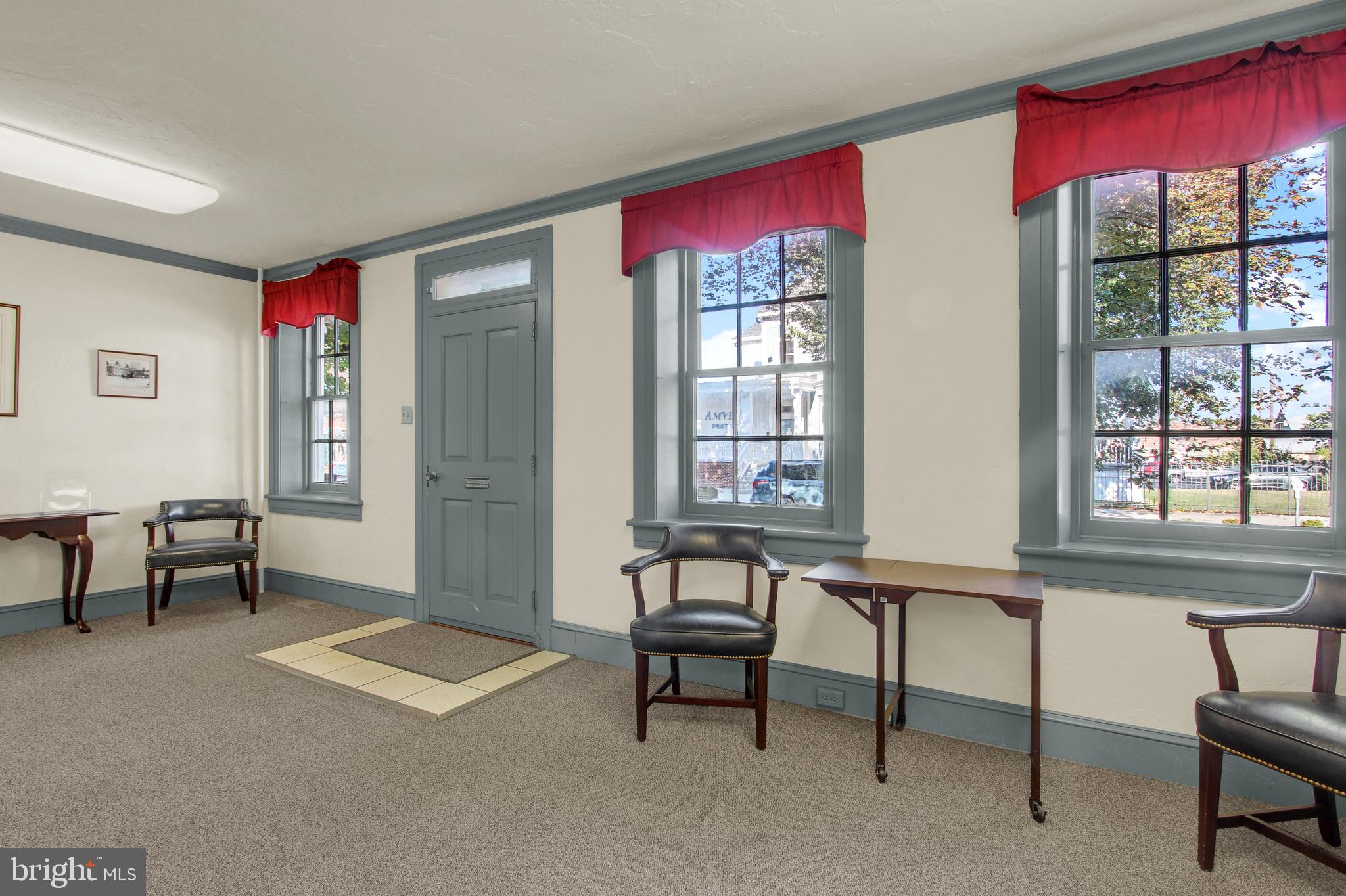 209 Broadway Hanover, PA 17331 - Photo 5 of 28 Reception