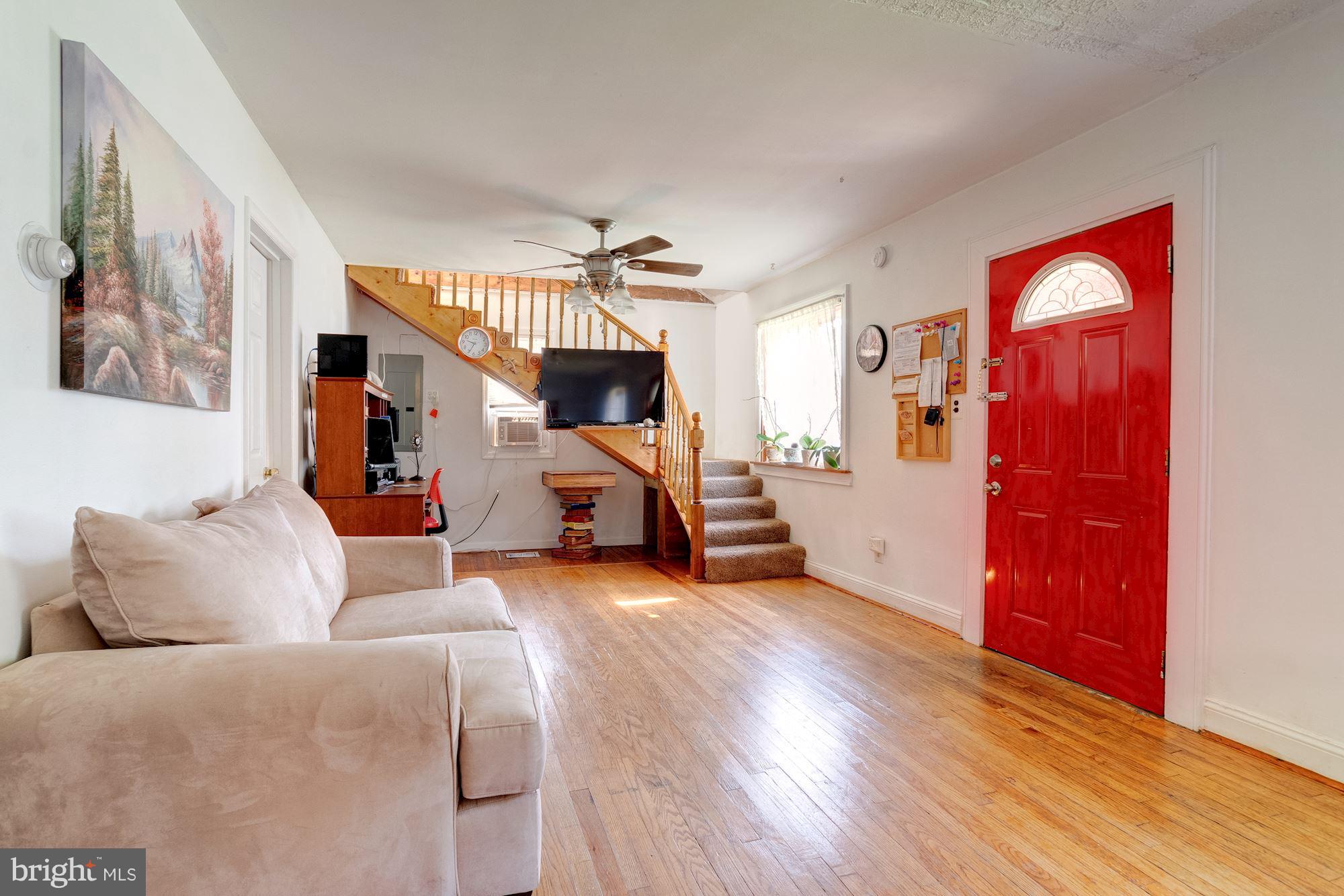 7740 Frederick Road Hyattsville, MD 20784 - Photo 14 of 30 Living Room