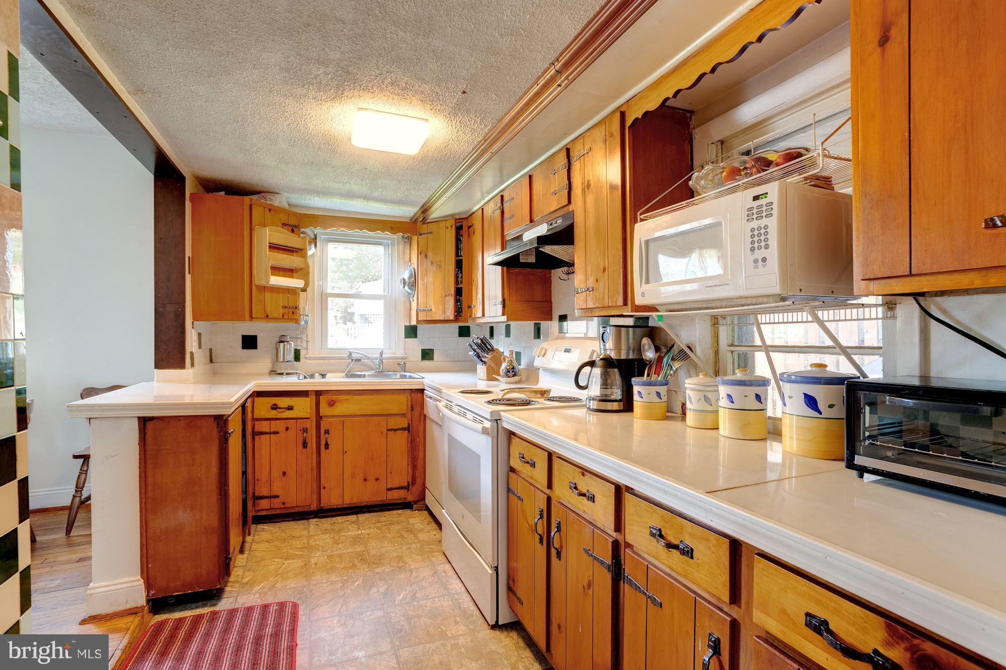 7740 Frederick Road Hyattsville, MD 20784 - Photo 20 of 30 Kitchen