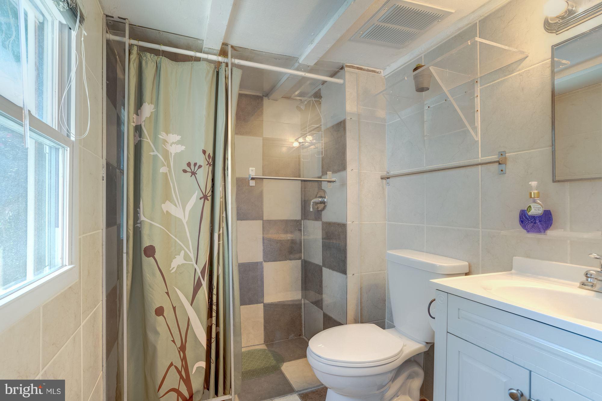 7740 Frederick Road Hyattsville, MD 20784 - Photo 23 of 30 Bath
