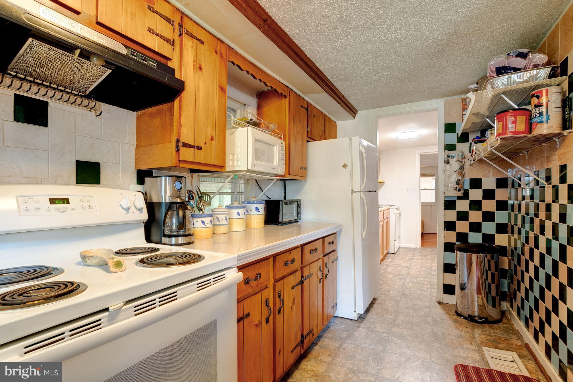 7740 Frederick Road Hyattsville, MD 20784 - Photo 25 of 30 Kitchen