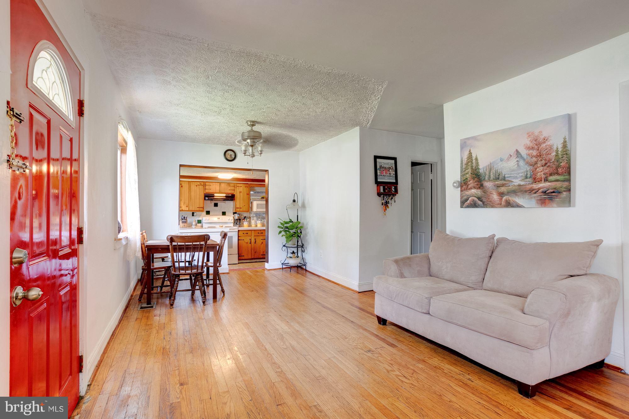 7740 Frederick Road Hyattsville, MD 20784 - Photo 5 of 30 Living Room