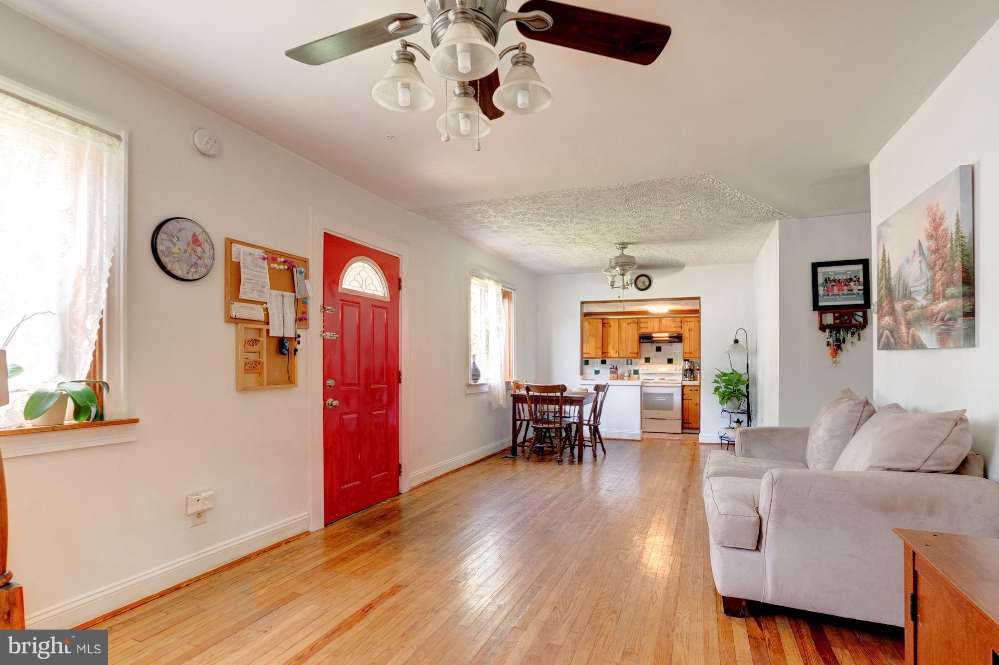 7740 Frederick Road Hyattsville, MD 20784 - Photo 6 of 30 Living Room