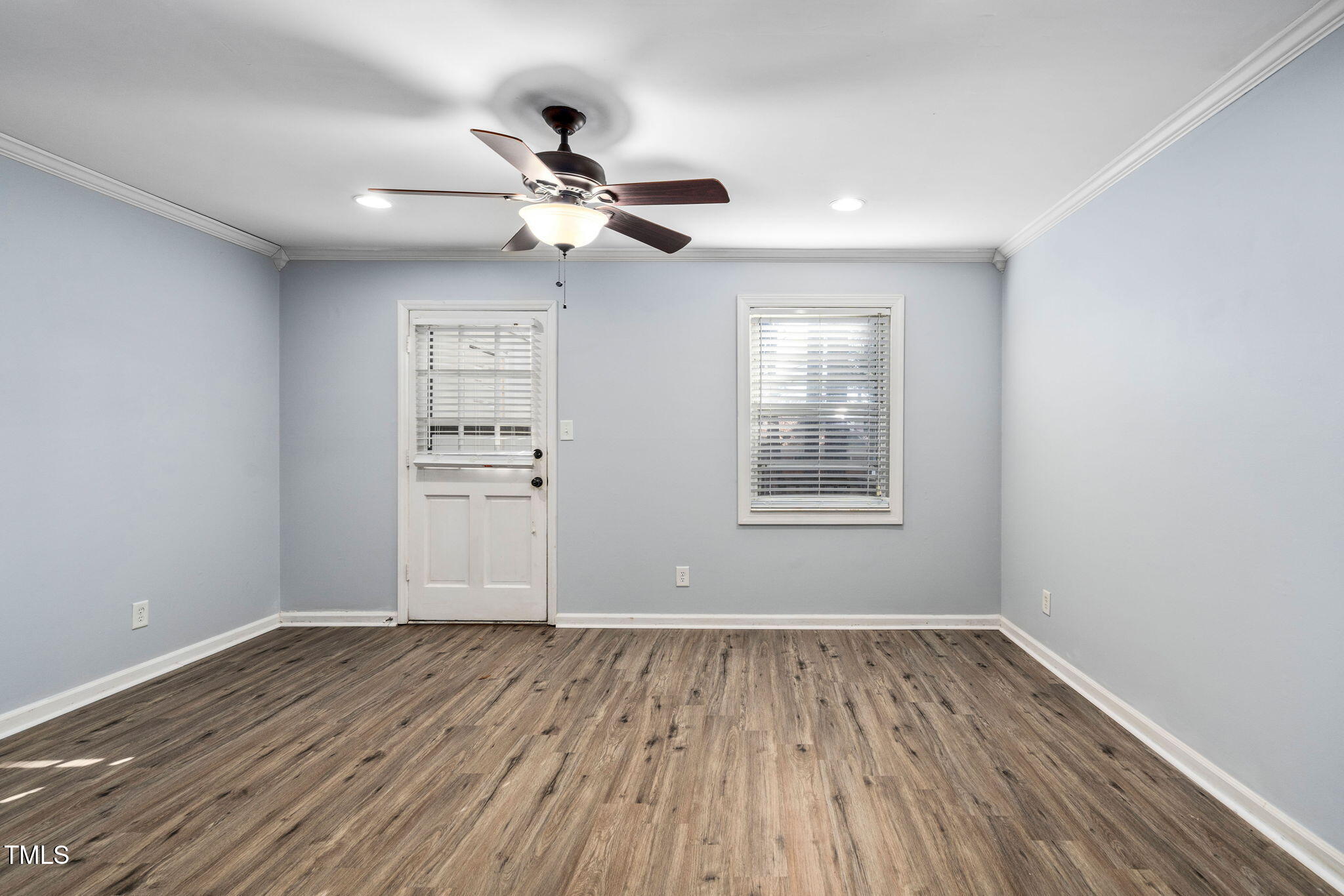 6345 New Market Way Raleigh, NC 27615 - Photo 8 of 34 Living Room