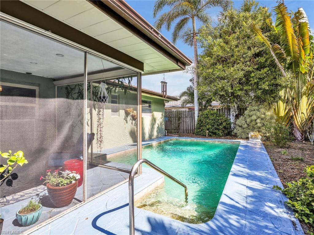 3523 Santiago Way Naples, FL 34105 - Photo 16 of 39