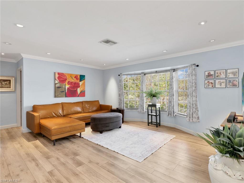 3523 Santiago Way Naples, FL 34105 - Photo 7 of 39