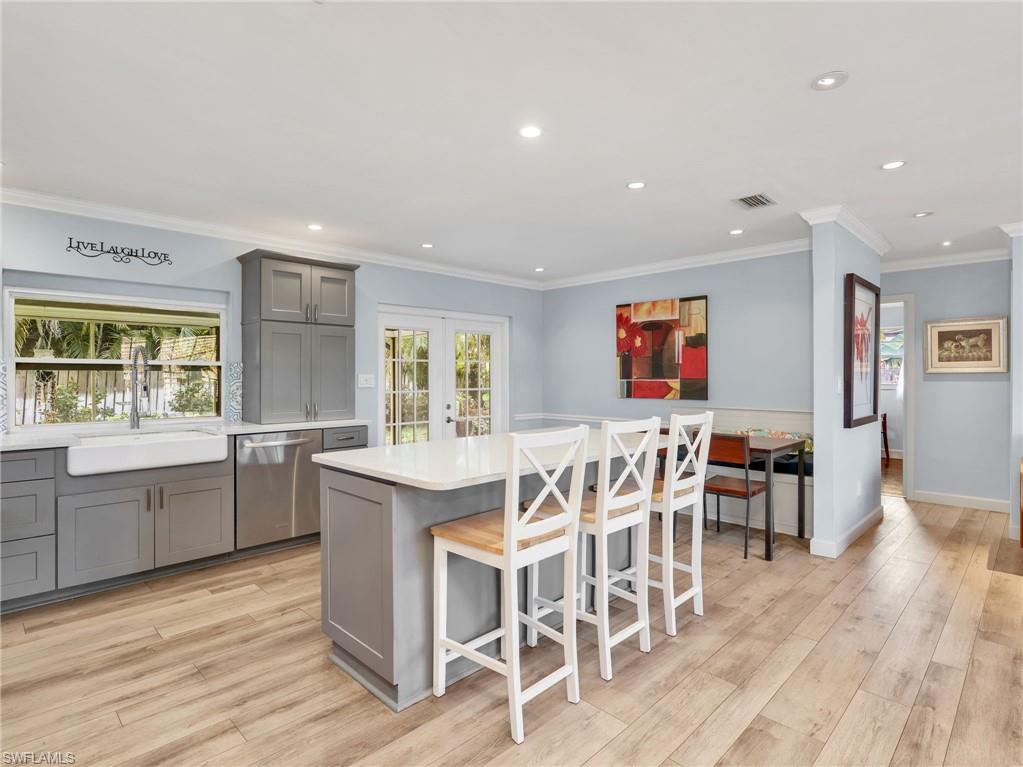 3523 Santiago Way Naples, FL 34105 - Photo 10 of 39