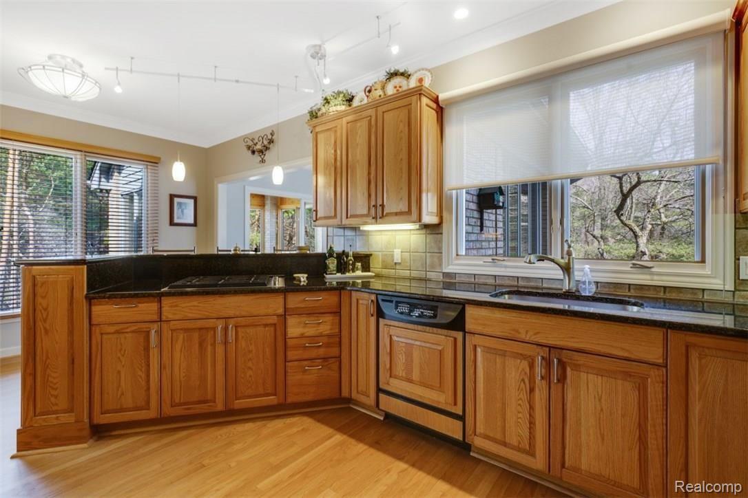 3981 Orion Road Oakland, MI 48363 - Photo 13 of 42 dsc03636-dsc03638.jpg