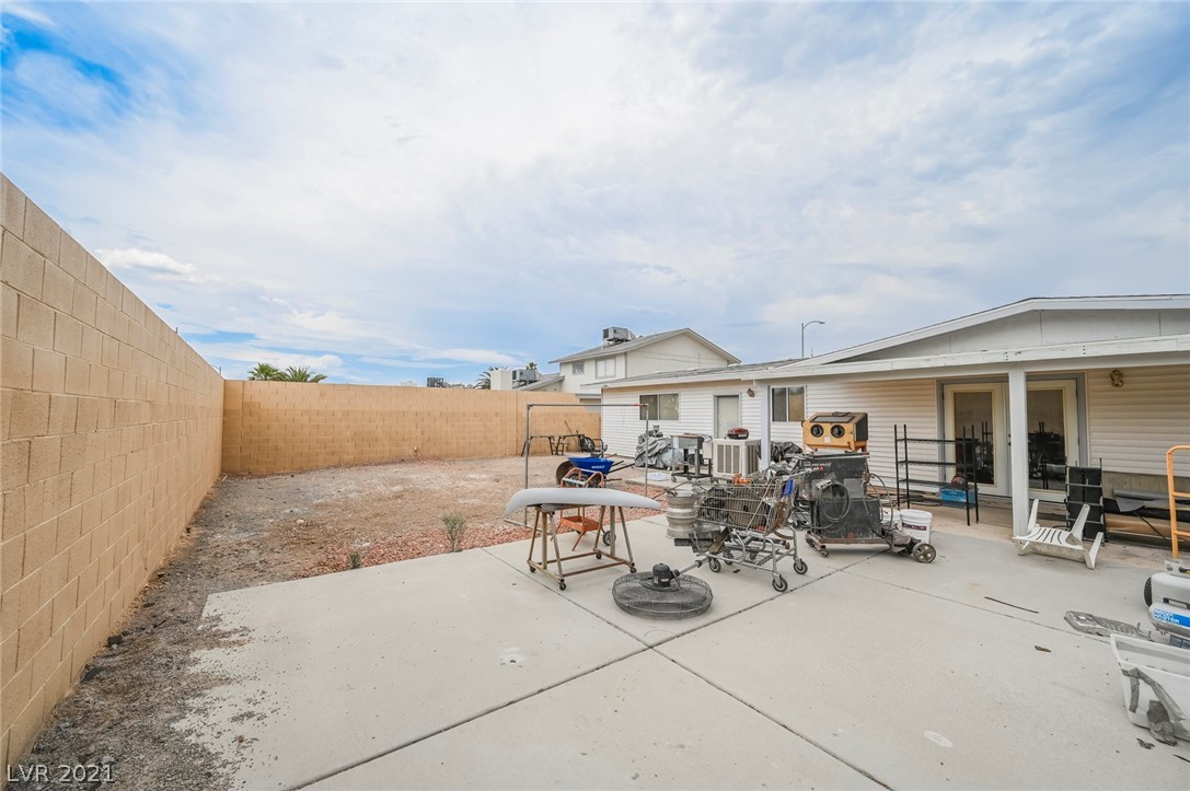 216 Huntly Road Las Vegas, NV 89145 - Photo 11 of 44 Gallery Image 11