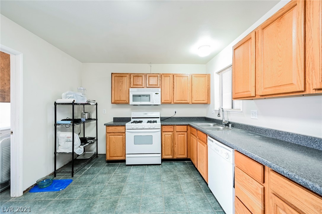 216 Huntly Road Las Vegas, NV 89145 - Photo 21 of 44 Gallery Image 21