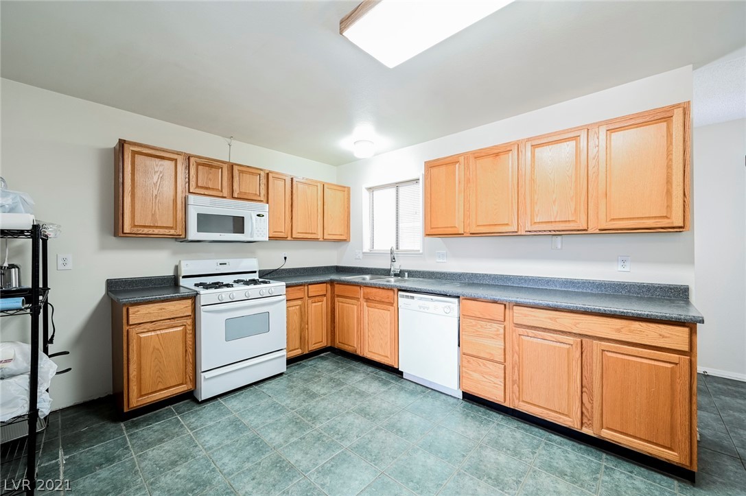 216 Huntly Road Las Vegas, NV 89145 - Photo 22 of 44 Gallery Image 22
