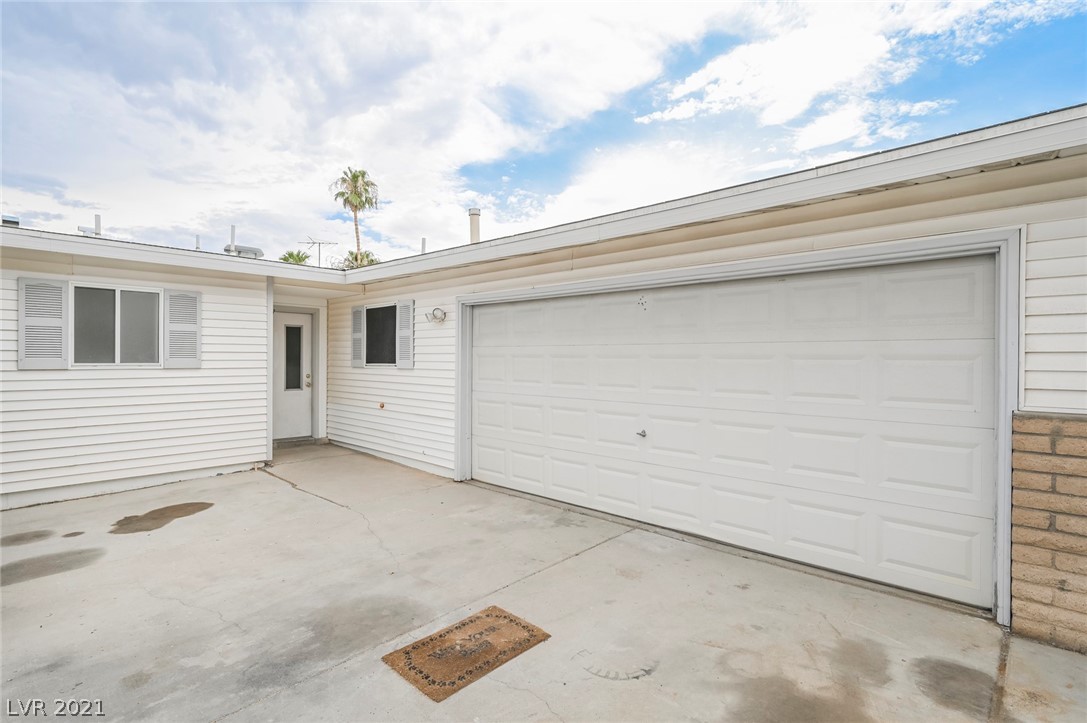 216 Huntly Road Las Vegas, NV 89145 - Photo 9 of 44 Gallery Image 9