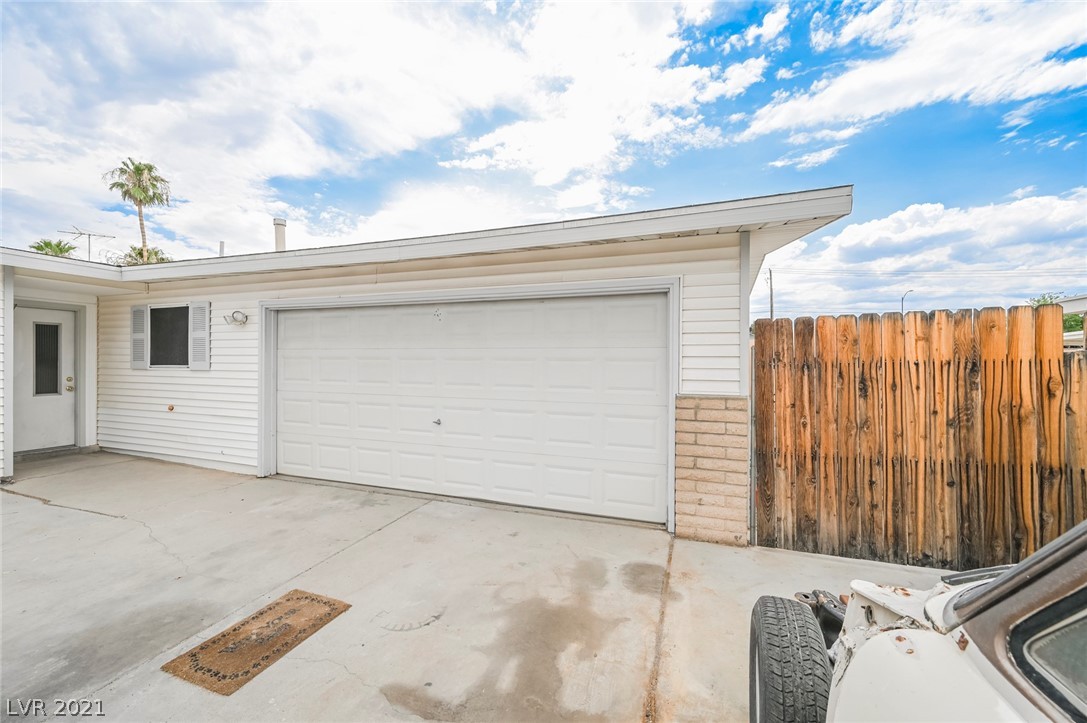 216 Huntly Road Las Vegas, NV 89145 - Photo 10 of 44 Gallery Image 10