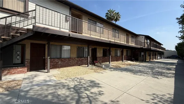 $1,995 | 300 South 5th Avenue, Unit A, Monrovia, CA 91016